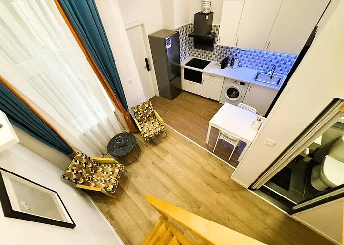 Benetton Stlye - Freedom In Blue And Organge Apartmán
