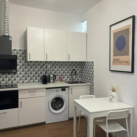 Appartement Benetton Stlye - Freedom In Blue And Organge *