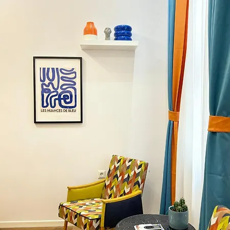 Appartement Benetton Stlye - Freedom In Blue And Organge Boedapest
