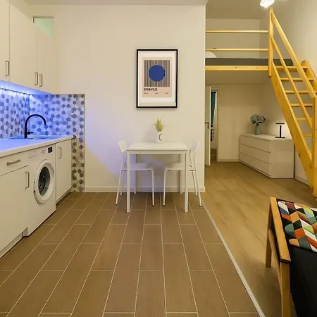 Benetton Stlye - Freedom In Blue And Organge Apartamento Budapeste